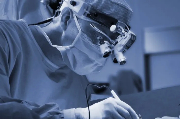 Пациент подал в суд на пожелавших «съесть» его врачей