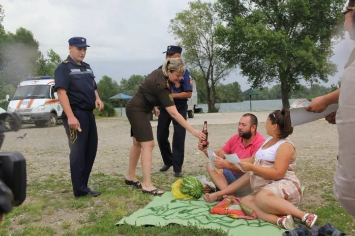 В Усть-Каменогорске отдыхающие поменяли алкоголь на свистки