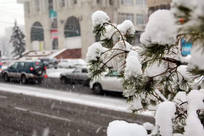 Неубранный снег пополнил бюджет Алматы на полмиллиона тенге