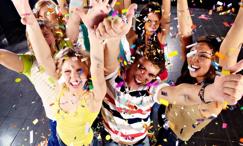 Проводить выпускные в стенах школ порекомендовали в МОН РК