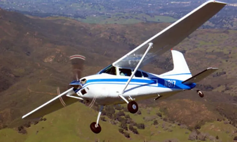 Четыре человека погибли в результате крушения самолета в США