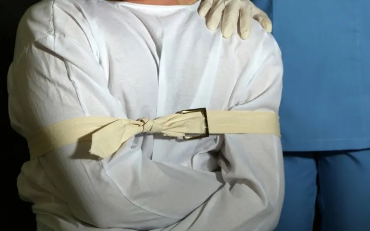 Семью из трех человек поместили в психдиспансер в Актау