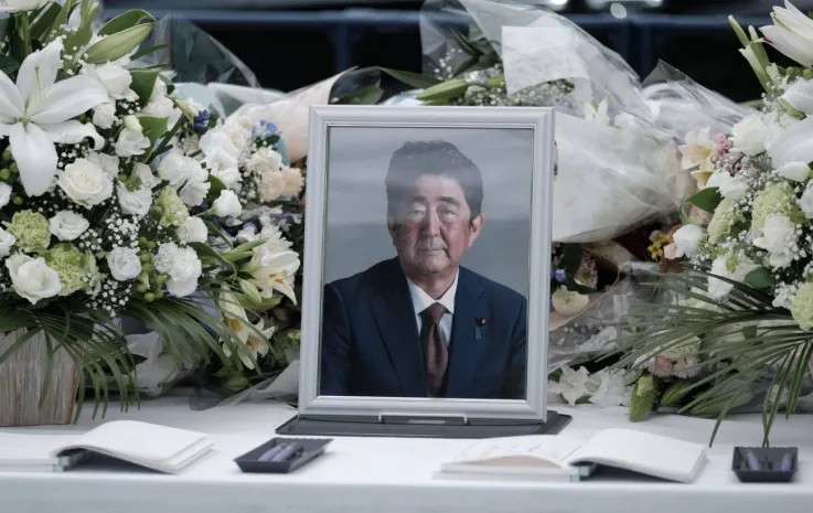 Около 6 тысяч человек придут на государственные похороны Синдзо Абэ