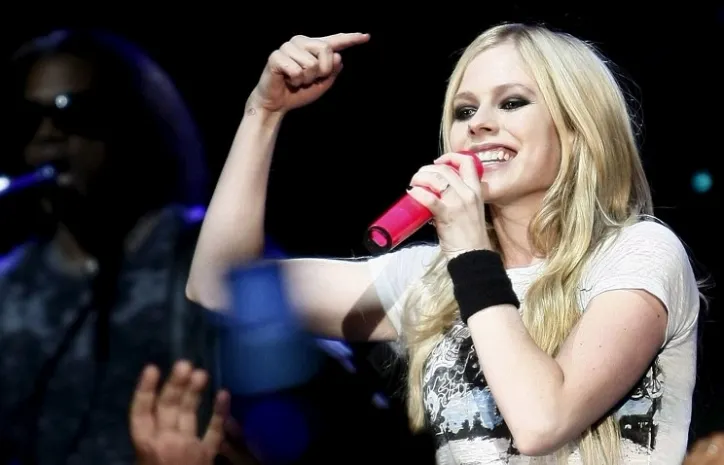 Хакеры выложили в интернет порцию личных фотографий знаменитостей