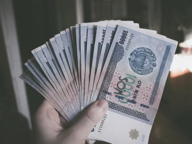 Мосбиржа начинает торги узбекским сумом, армянским драмом и южноафриканским рэндом