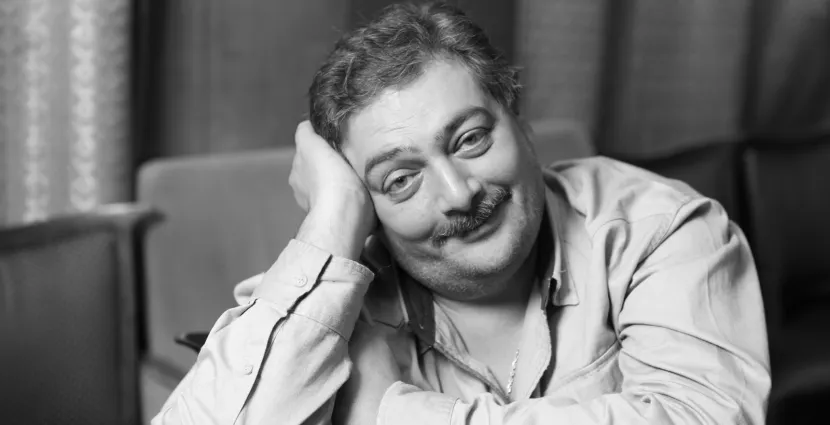 Причиной госпитализации писателя Дмитрия Быкова стало отравление