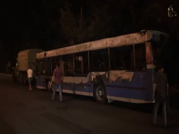 Сгорел пассажирский автобус в Алматы. Фото