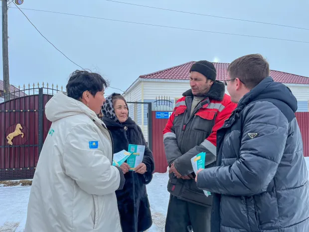 Члены агитационной группы партии Amanat посетили район Теренколь