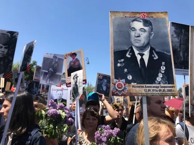 Шествие «Бессмертного полка» отменили в России