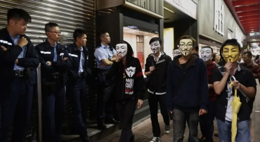 В Гонконге новые стычки демонстрантов с полицией