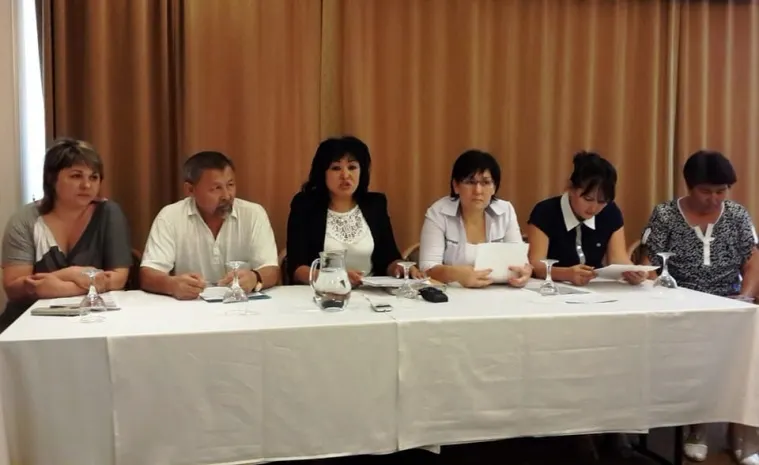 Антибанковские общественники Казахстана решили объединить усилия — Антибанковские общественные объединения Казахстана объединили усилия для защиты 