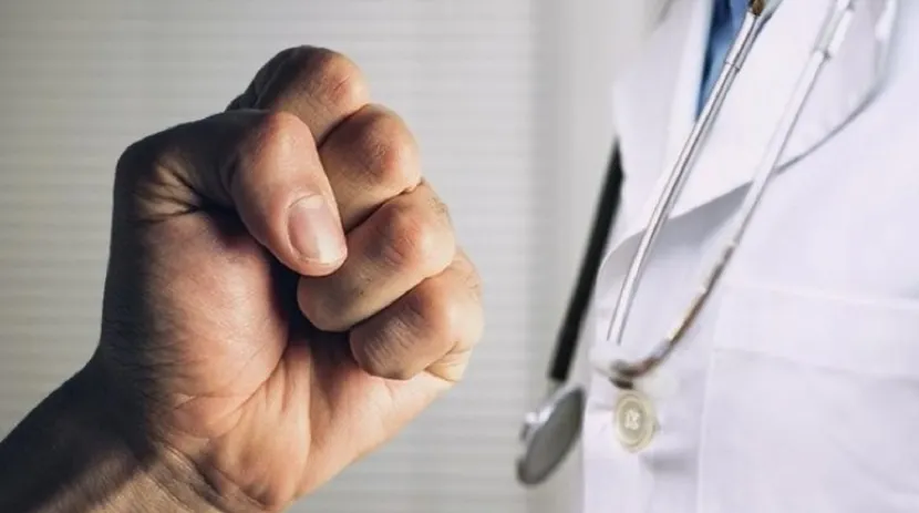 340 медработников пострадали от нападений за три года в Узбекистане