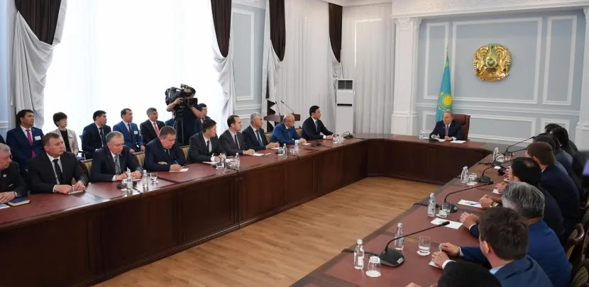 Нурсултан Назарбаев поручил акиму ЗКО сохранять темпы развития региона
