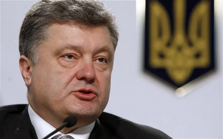 Порошенко прибыл в Донбасс проверить ход голосования