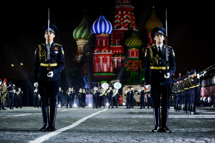 День защитника Отечества в России и вооруженных сил Таджикистана