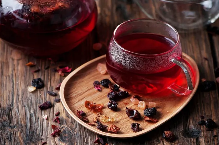 Чай «каркаде» назвали средством для долголетия