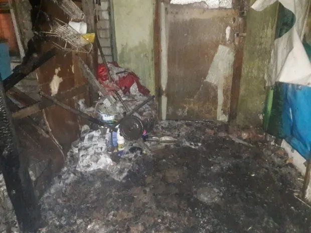 Во время пожара в ВКО спасли мать с ребенком