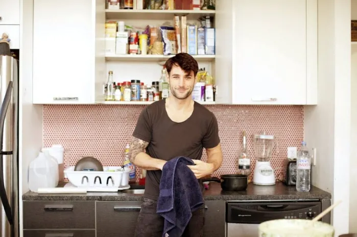 Маленькие поступки которые завставят его полюбить тебя еще больше