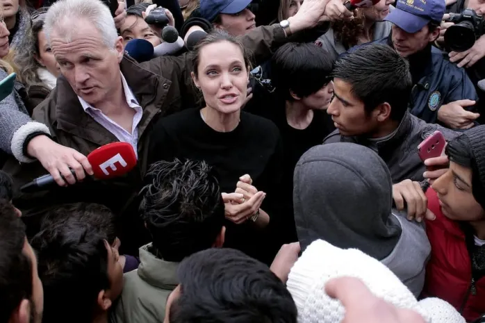 СМИ: Анджелина Джоли умирает