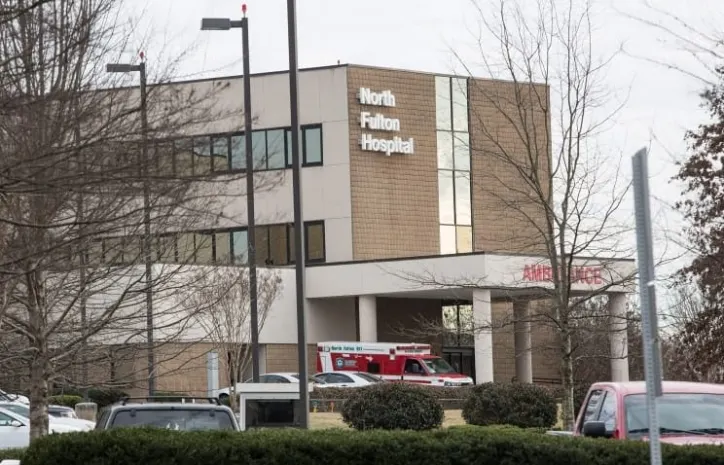 Дочь певицы Уитни Хьюстон начали выводить из искусственной комы