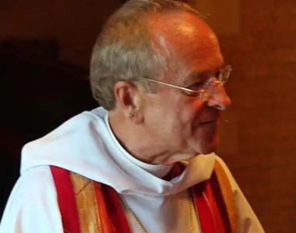 Епископ-гей заявил о своем разводе