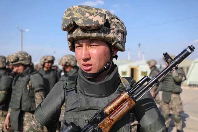 Беларусь оснастит военной техникой казахстанскую армию