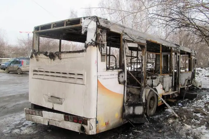 На трассе в Актюбинской области сгорел пассажирский автобус