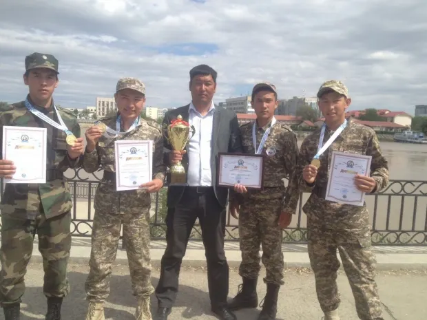 Подростки спасли тонущего друга