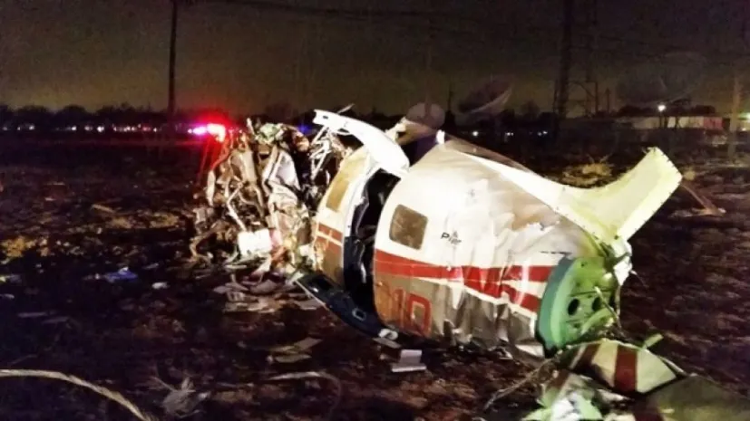 В Техасе легкомоторный самолет врезался в телебашню