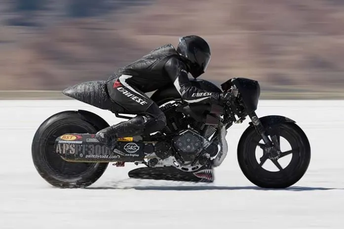 Новый мотоцикл Confederate Motors испытали в Бонневилле