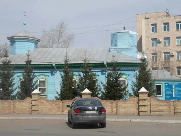 В Кокшетау упал минарет главной мечети