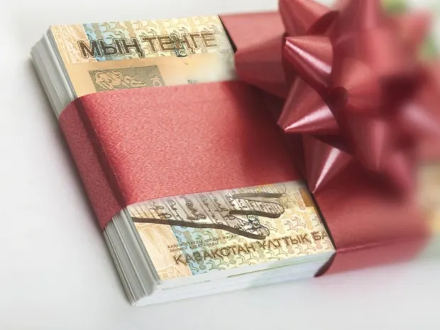 В Костанайской области пенсионеров обманывали сувенирными купюрами