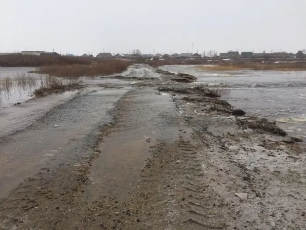 Две дороги перекрыты в Казахстане
