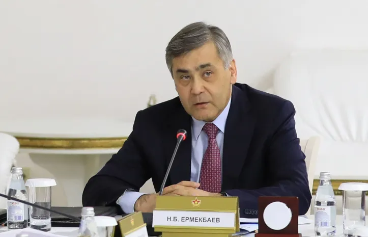 Токаев принял отставку министра обороны Казахстана
