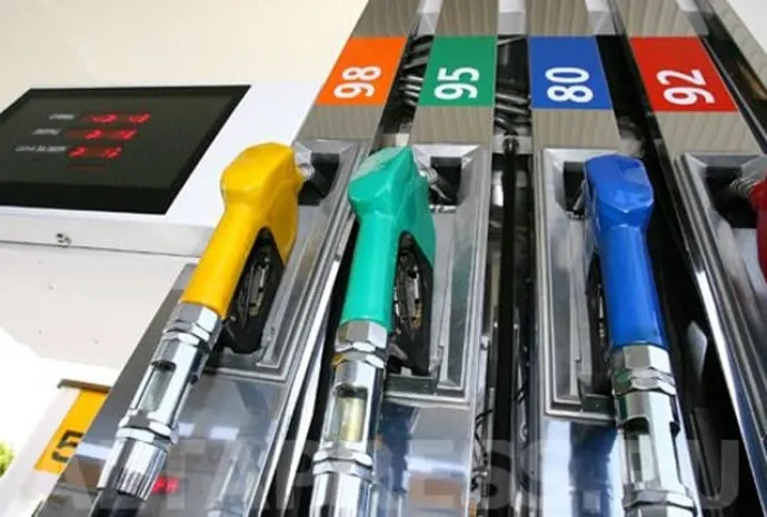 В Усть-Каменогорске все сильнее ощущается дефицит бензина