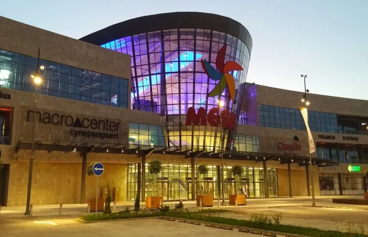 Все ТРЦ сети MEGA закрываются в связи с коронавирусом