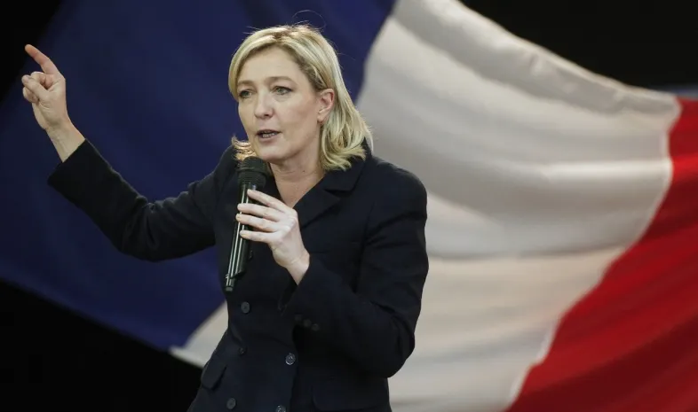 Ле Пен победила Макрона на выборах в Европарламент