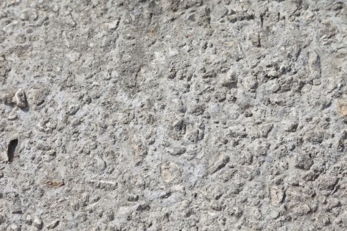 В Японии вертолет разлил 600 кг жидкого бетона