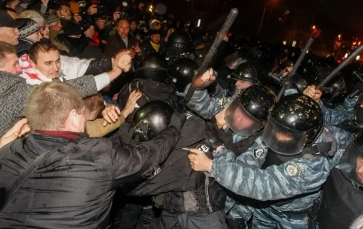 Во время противостояния в Киеве погибли уже 25 человек