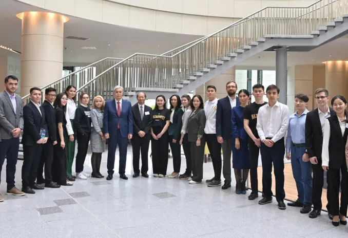 Токаев посетил Nazarbayev University