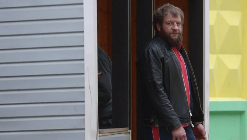 Боец Емельяненко заявил полиции, что на него напал пенсионер