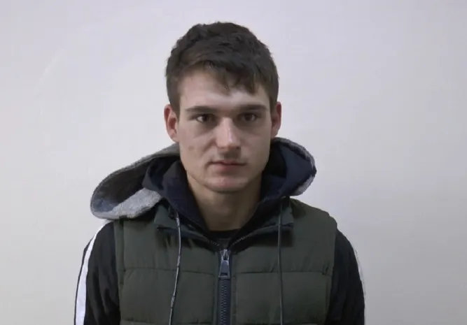 Мужчина крал госномера и требовал за них выкуп в Алматы