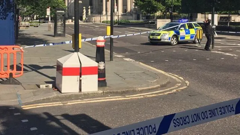 В центре Лондона неизвестный напал с ножом на людей