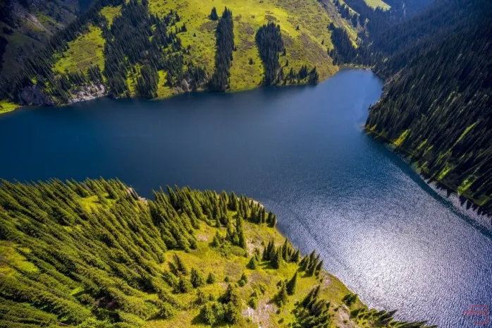 Трассы к крупным туристическим объектам отремонтируют в Казахстане