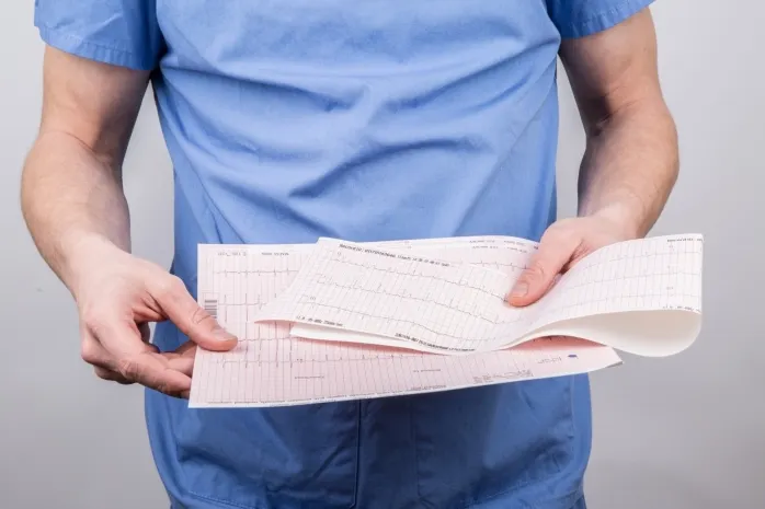 Стена дома обрушилась на мальчика в Костанайской области