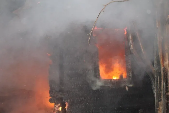 В Усть-Каменогорске при пожаре пострадал пенсионер