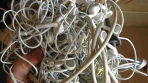 Мужчина убил свою мать из-за сломанных наушников