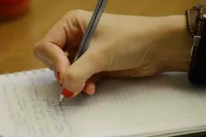 В мажилисе предлагают проводить в Казахстане массовые диктанты