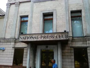 В Алматы сносят здание знаменитого пресс-клуба (ФОТО)