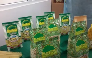 Нурсултан Назарбаев купил в одном из супермаркетов Павлодара знаменитую местную лапшу